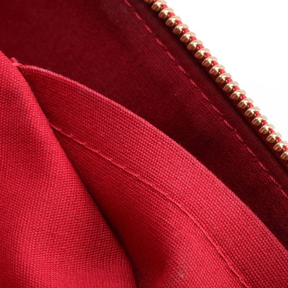 Louis Vuitton Bellevue GM Tote Bag in Pomme D’amour Vernis and Vachetta Leather! - Picture 8 of 10